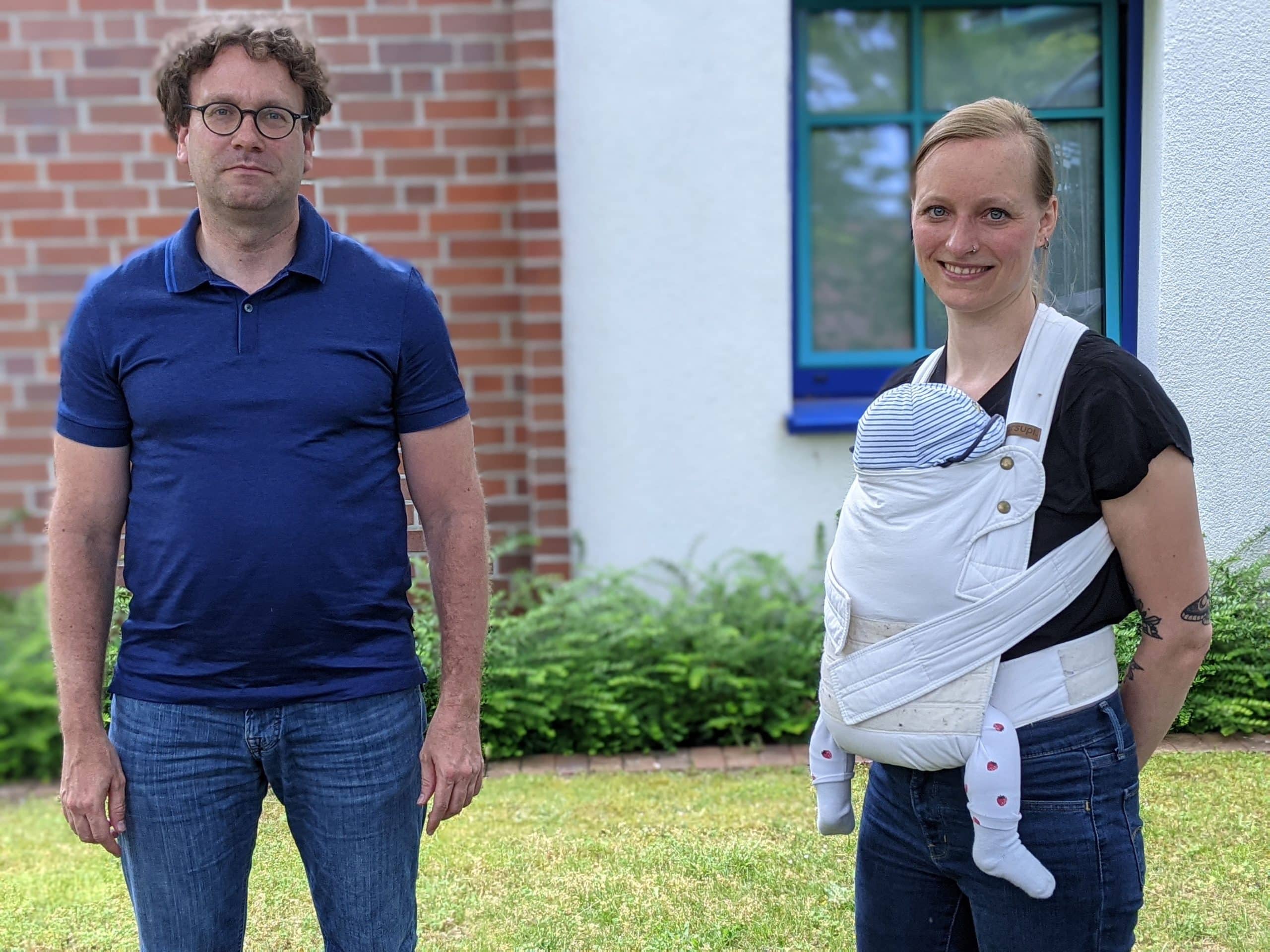 Priv.-Doz. Manuel Föcker und Dr. Angela Rölver befragen Jugendliche zu Wohlbefinden und Sinnerleben vor und in der Pandemie. (© UKM)