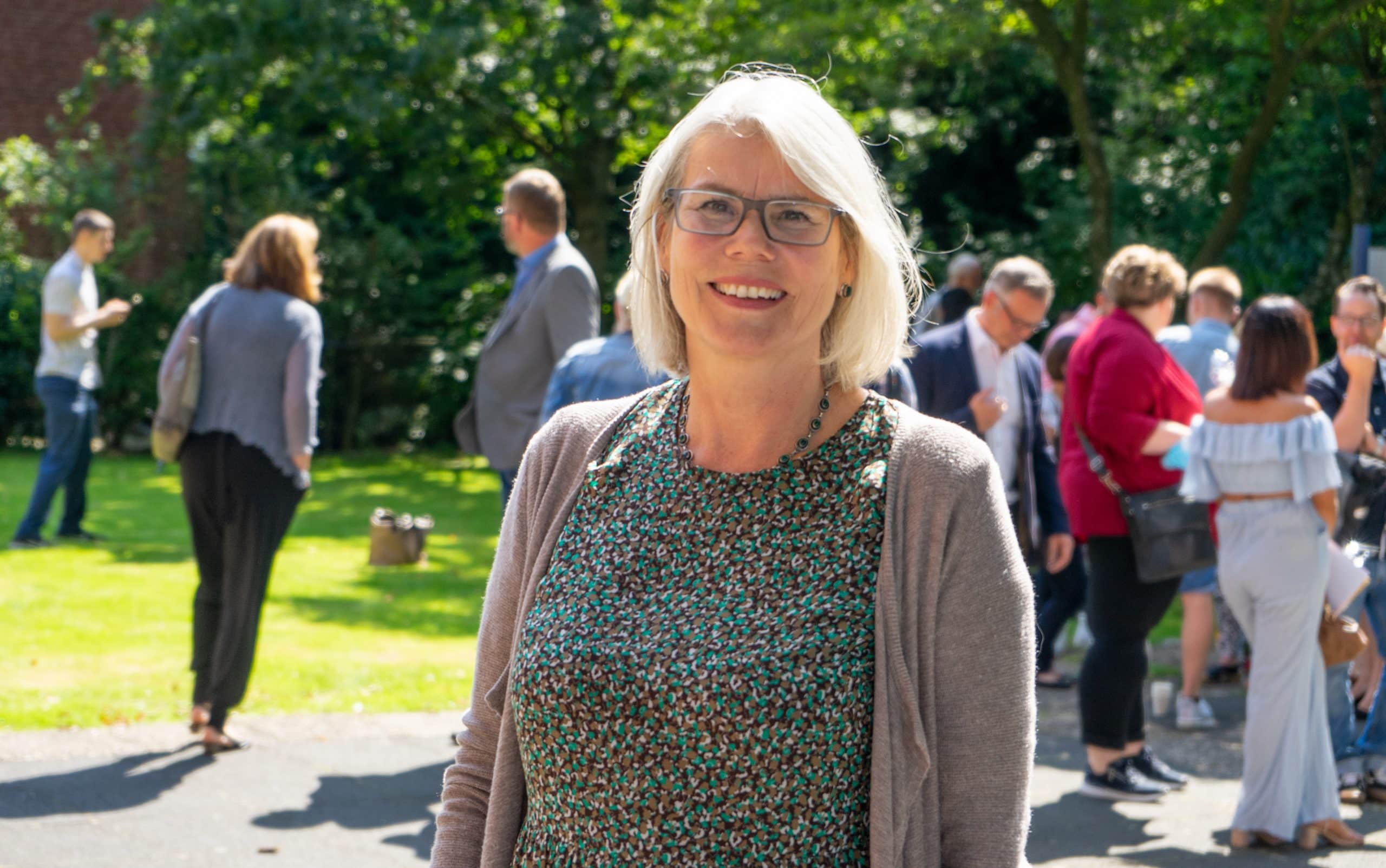 Pflegeberufe: Die Leiterin der Zentralschule für Gesundheitsberufe St. Hildegard, Regula Toellner, am Rande der diesjährigen Abschlussfeier (© Foto Clemenshospital)