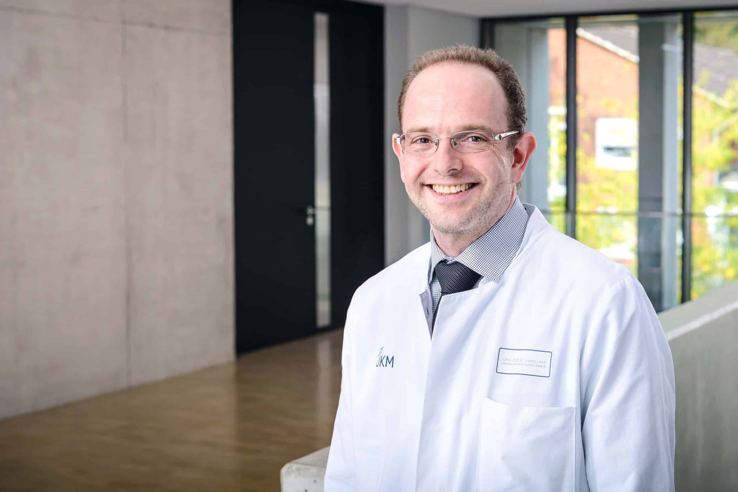Setzt sich auf vielen Ebenen dafür ein, dass Patientinnen und Patienten im Lymphomzentrum am UKM von den neuesten wissenschaftlichen Erkenntnissen und Therapien profitieren: Prof. Georg Lenz, Direktor der Medizinischen Klinik A (Hämatologie, Hämostaseologie, Onkologie und Pneumologie).