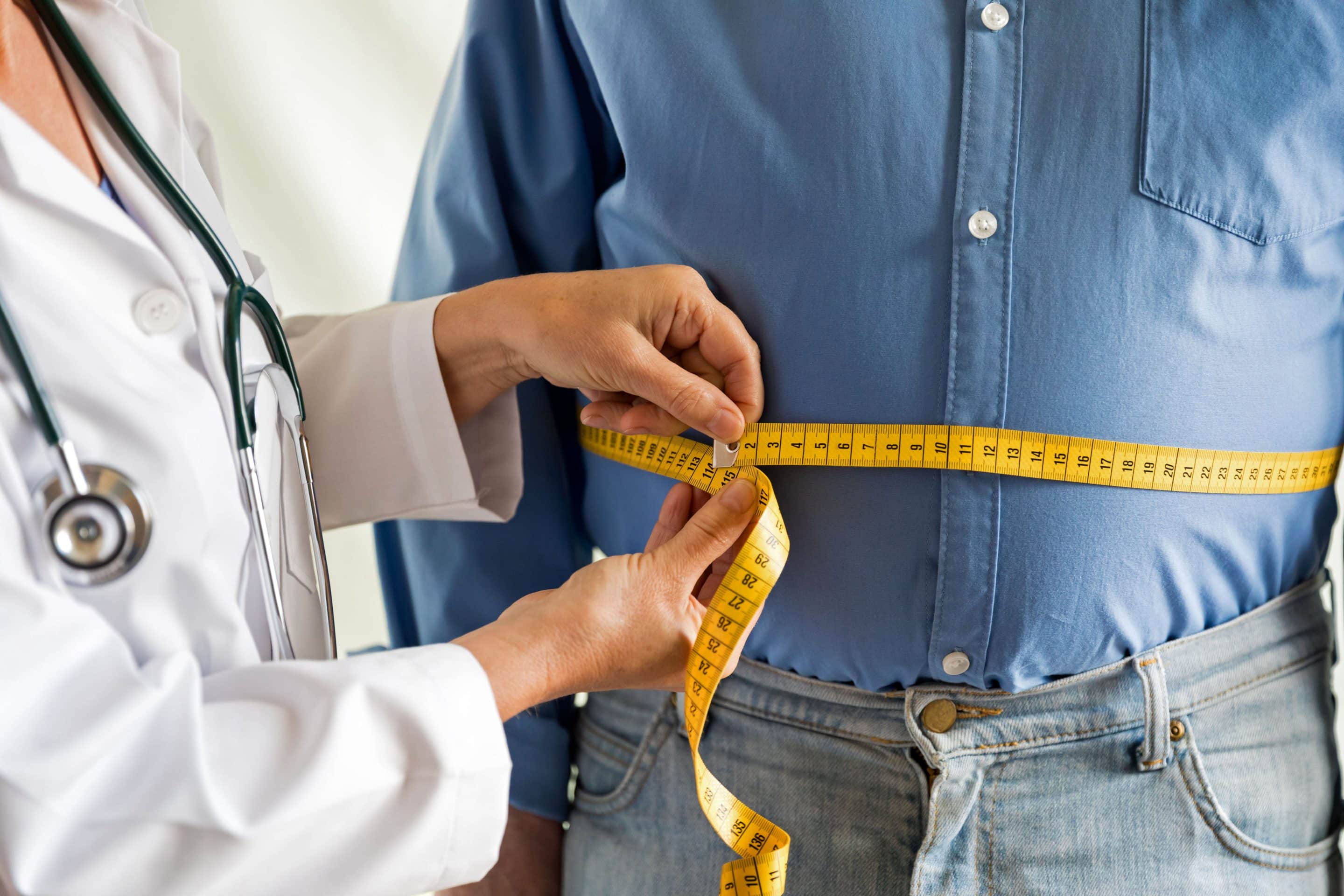 Overweight Hypothyreose: Ein Mangel an Schilddrüsenhormonen kann zur Gewichtszunahme führen. Dennoch ist eine eigenmächtige Einnahme solcher Hormone nicht zum Abnehmen geeignet. Foto: djd/www.forum-schilddruese.de/Getty Images/Fred Wagner