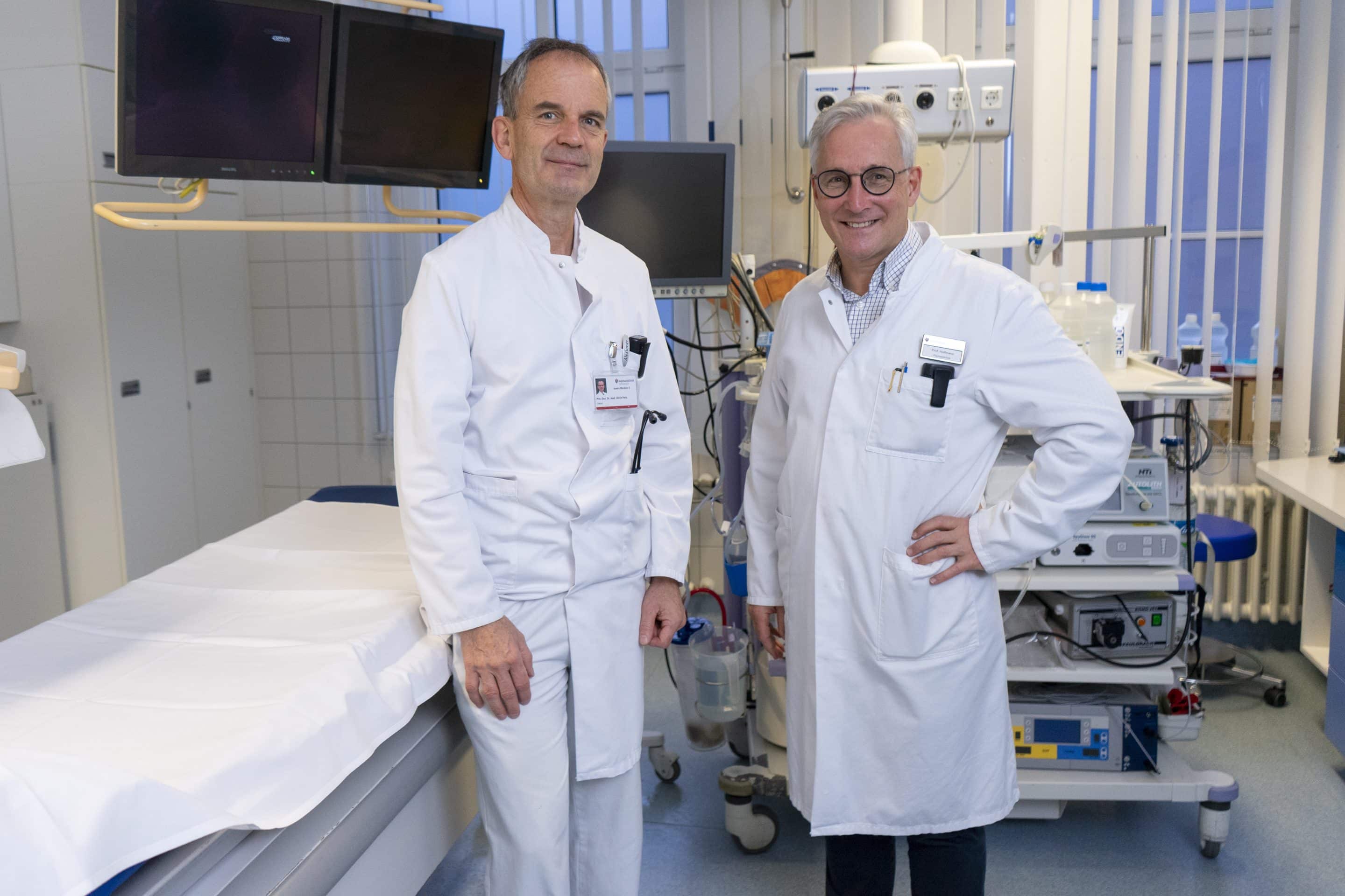 RAK_Darmkrebs: (v.l.) Priv.-Doz. Dr. Ulrich Peitz und Prof. Dr. Dr. Matthias Hoffmann leiten das Darmkrebszentrum Raphaelsklinik Münster.