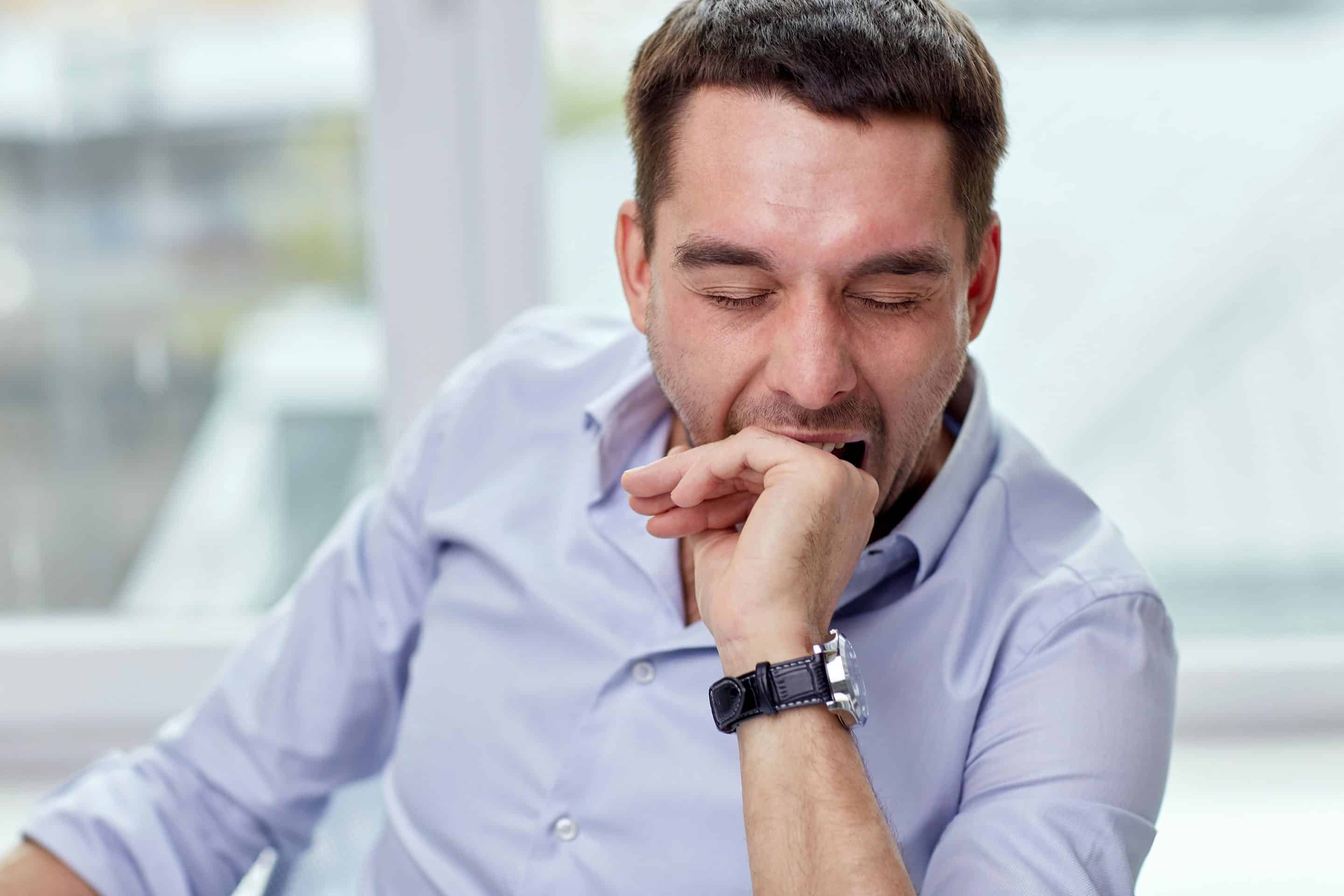 Vitamin-B12-Mangel: Ständig müde und erschöpft - die möglichen Gründe hierfür sind vielfältig. Auch ein Vitamin B12-Mangel kann dahinterstecken. Foto: DJD/Wörwag Pharma/Colourbox/Lev Dolgachov