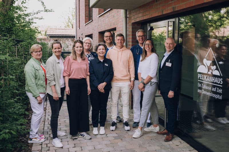 Toni Kroos besucht schwerkranke Kinder im Clemenshospital Münster